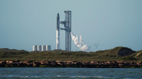 SpaceX星舰测试发射被冻结的阀门擦洗