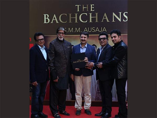 Amitabh Bachchan推出SMM Ausaja的Om Books International的Bachchan：一个卓越的传奇揭幕