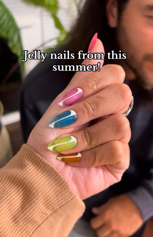Man Learns Nail Art In A Bid To Save Girlfriend’s Money, Becomes A Pro