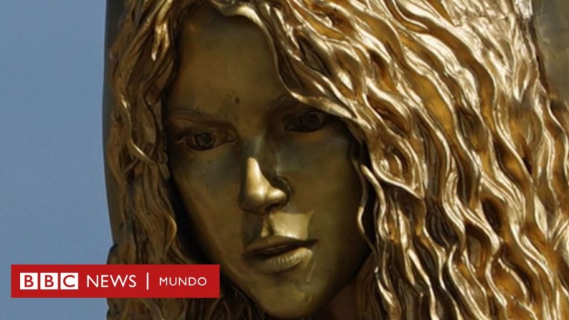 夏奇拉(Shakira)：哥伦比亚歌手夏奇拉(Shakira)的巨大雕塑，在巴兰基亚(Barranquilla)举行了落成典礼(牌匾上有一个拼写错误)