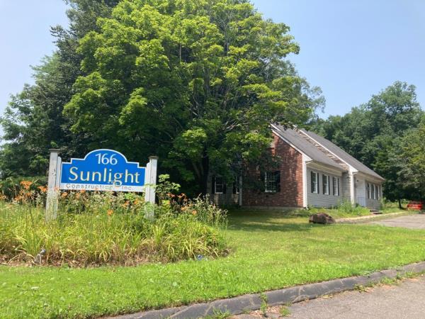 陷入困境的雅芳(Avon)开发商费里尼奥(William Ferrigno)的麻烦越来越大