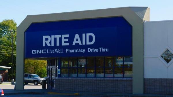 据报道，Rite Aid因面临破产而关闭了近500家门店