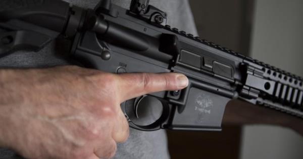 自由派悄悄地将“攻击性”枪支特赦延长至2025年10月