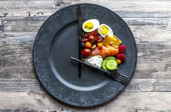 研究表明，间歇性禁食和计算卡路里一样有效