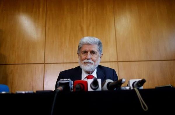 巴西特使会见普京推动乌克兰和谈- CNN巴西报道