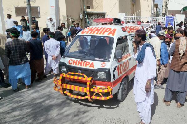 巴基斯坦发生针对开斋节礼拜者的自杀式炸弹袭击，造成52人死亡，50人受伤