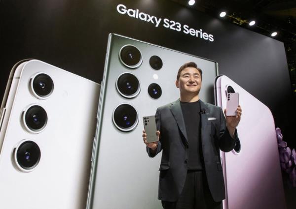 TM　Roh,　president　and　head　of　Samsung’s　Mobile　eXperience　(MX)　business　unveiled　the　Galaxy　S23　series　during　Samsung　Galaxy　Unpacked　2023　in　February