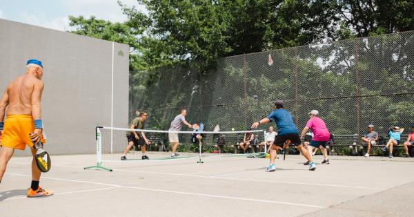 中央公园匹克球大战由“匹克球保罗”领导