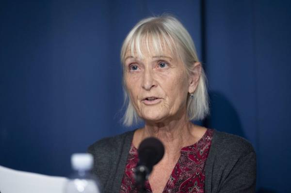 Els Woodke speaks at her Nov. 17, 2021 press conference.