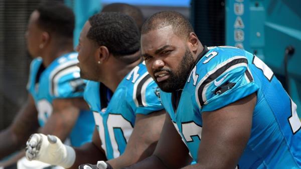 《弱点》剧组成员迈克尔·奥赫(Michael Oher)被质疑，协议成为公众争论的焦点