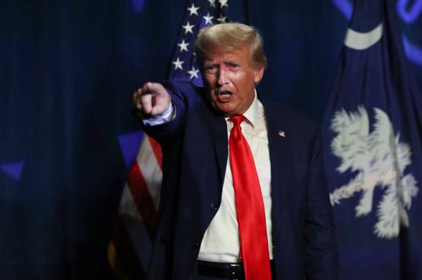 “醒来等于失败”——在美国队世界杯结束点球失手后，唐纳德·特朗普嘲笑LGBTQ+活动家梅根·拉皮诺