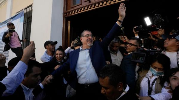 在腐败激怒选民后，进步的阿雷瓦洛成为危地马拉选举的“实际赢家”