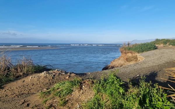 蓝崖侵蚀紧急状态又延长了一周