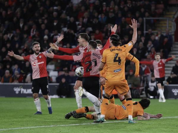 在与南安普顿的比赛之前，对手已经训练好了吗？