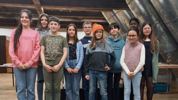 埃琳娜被允许代表兰兹伯格参加地区阅读比赛