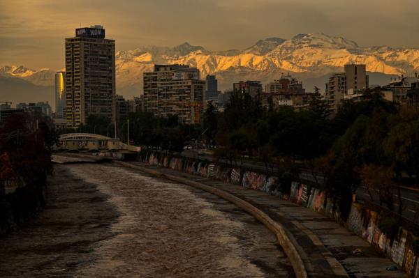 研究表明，9000年前生活在南美洲的狩猎采集者以植物为基础的饮食