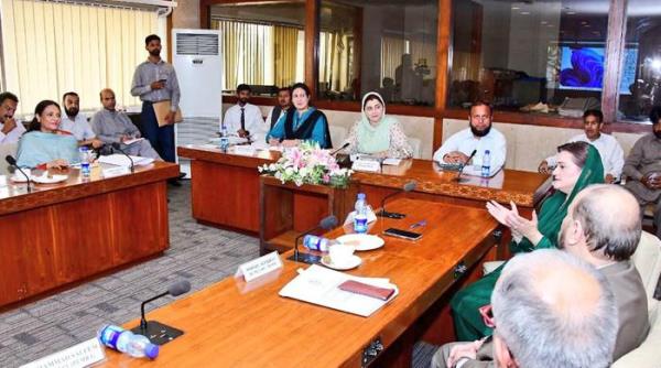 国会小组通过了Pemra法案，该法案对“虚假信息”进行了新的定义