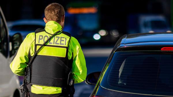 最高300欧元的罚款：这是司机应该知道的不正确超车