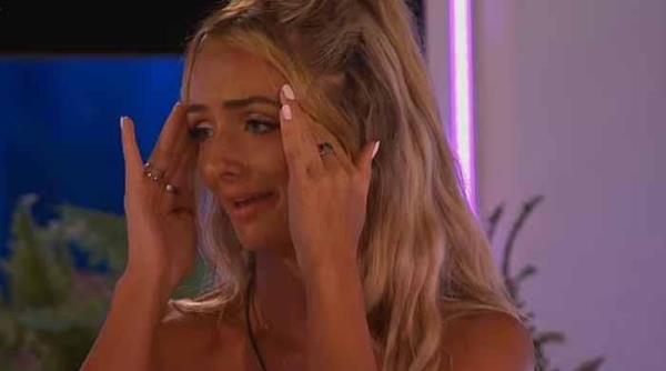 《爱情岛》的粉丝们对四强中没有“坚实的情侣”感到愤怒