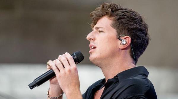 查理·普斯在粉丝向其他歌手扔东西后为他们说话