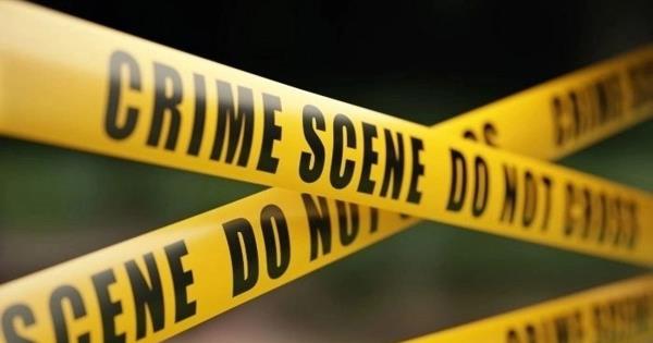 孟加拉男子斩首妻子，在公园里用头跳舞