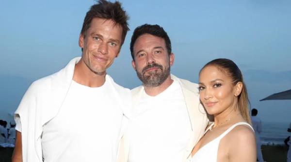 本·阿弗莱克和詹妮弗·洛佩兹与汤姆·布雷迪在汉普顿参加美国独立日庆祝活动