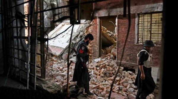 恐怖主义破坏了巴基斯坦的选举进程，4名警察在迪汗殉难