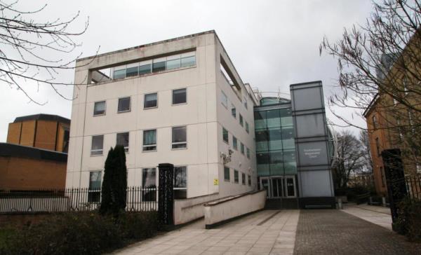 南安普顿的银行卡盗窃案在地方法院审理