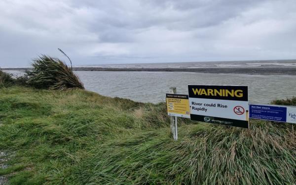 在清理之前，Bluecliffs的居民被要求在两天内撤离