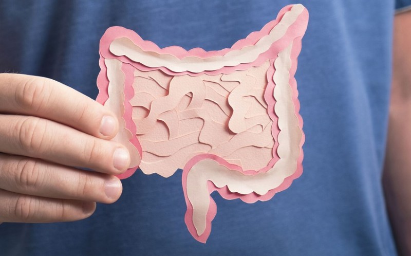 医生开展肠癌疫苗试验