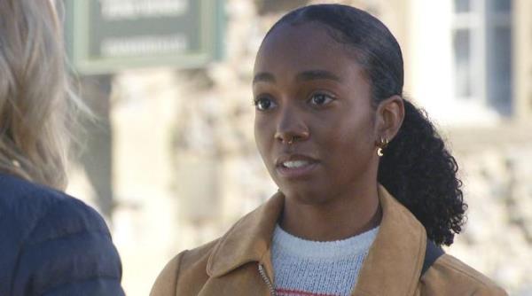 “摆脱了”：“讨厌的”娜奥米·沃尔特斯离开了，《艾莫代尔》的粉丝们很开心