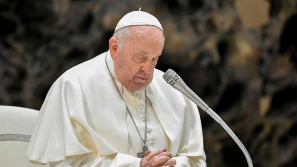 “恐惧与混乱”：教皇弗朗西斯威胁天主教会的反叛乱