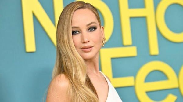 詹妮弗·劳伦斯和库克·马罗尼在纽约享受电影之夜