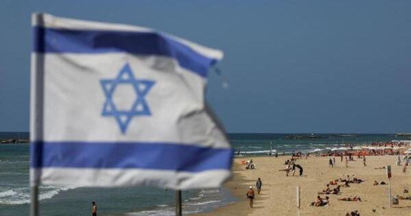 以色列人对伊朗的袭击感到不安，恐惧升级