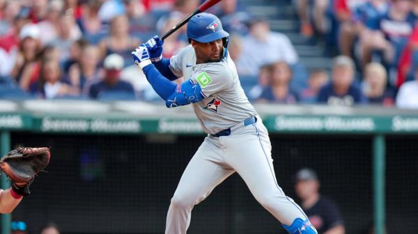 蓝鸟队内野手奥利维斯·马丁内斯因PED违规被禁赛80场