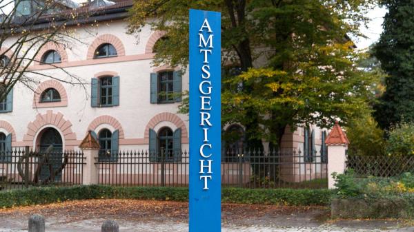 “那简直是地狱”：52岁的格拉夫辛格多年来一直恐吓他的邻居