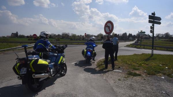 Le Perchay：一个司机，他试图制服宪兵，把他从燃烧的车里救了出来