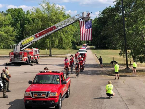 卡罗莱纳兄弟会骑自行车纪念斯帕坦堡公司副总裁去世两周年