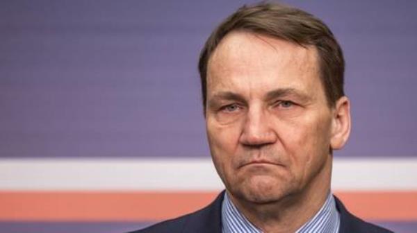 波兰外长支持向乌克兰派遣北约部队的想法