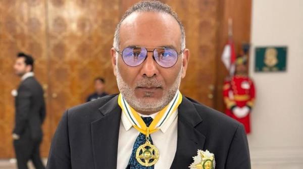 “Hilal-e-Imtiaz”和“巴基斯坦的骄傲”被授予美巴慈善家