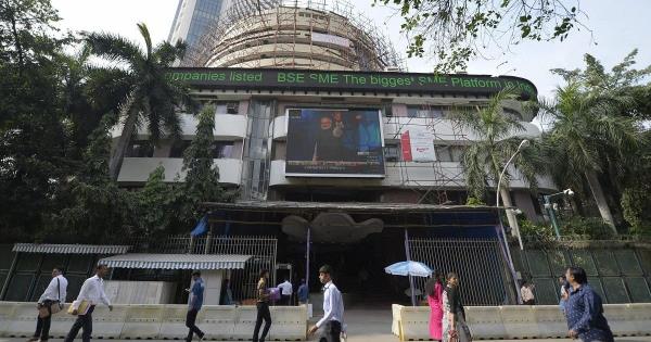 由于全球股市反弹，外国资金流入，早盘市场出现反弹