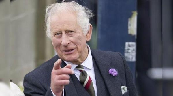尽管被诊断出患有癌症，英国国王查尔斯在公众场合仍然表现得很开心
