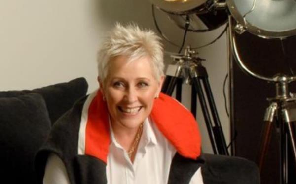 Suzanne Prentice是乡村音乐荣誉的明星嘉宾