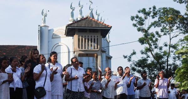 “假新闻”：信息部称不禁止发行5000卢比纸币