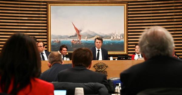 “我接受这个选择”：在尼斯，克里斯蒂安·埃斯特罗西决定不可避免地增加财产税