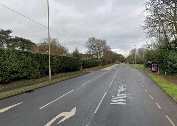 一名20多岁的男子在罗姆西的温彻斯特山车祸中丧生