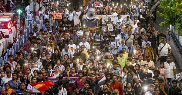 工作到骨子里的印度医生也担心他们的安全