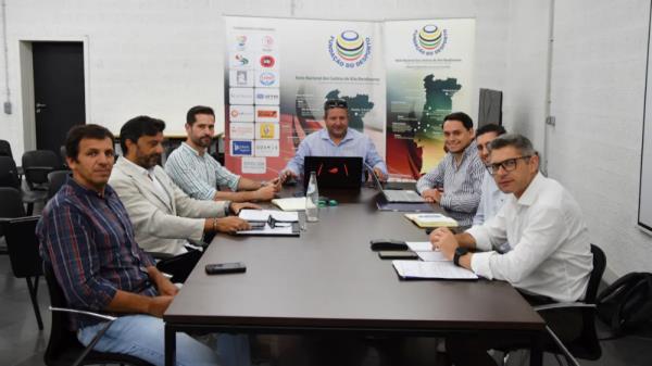 FADU葡萄牙和蒙特-奥-韦柳为大学皮划艇世界杯做准备