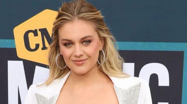 凯尔西·巴勒里尼解释了为什么这是她主持CMT奖的“最后一年”