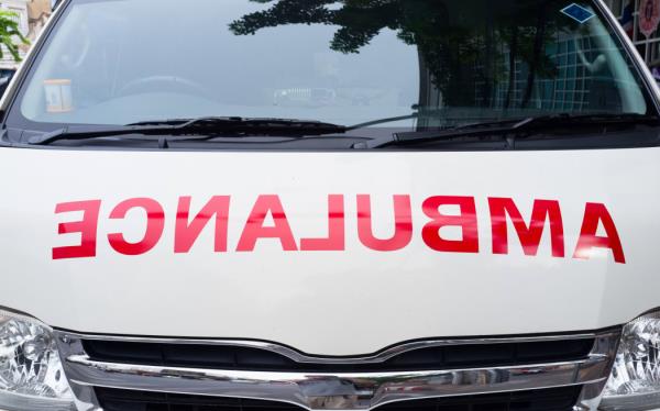 一名少年因救护车延误而死于哮喘发作